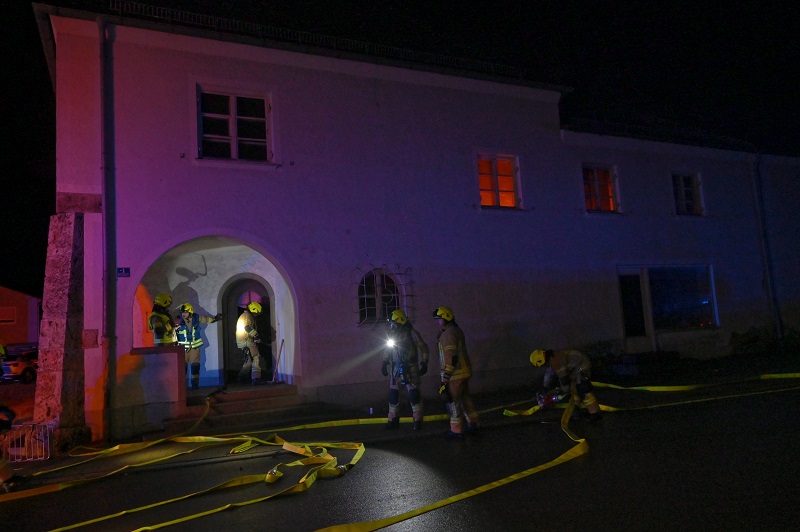 Brand Zimmerbrand Feuerwehr Stadt Schrobenhausen